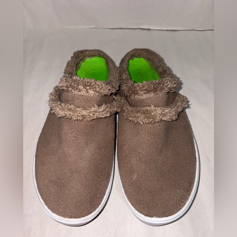 OOFOS Brown Fuzzy Women's Slippers